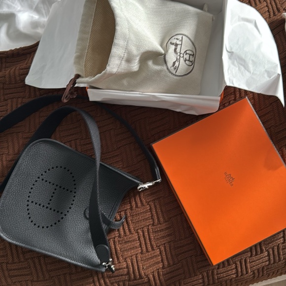 Hermes EVELYNE 16 AMAZONE BAG Black Palladium Hardware 2024 - Picture 7 of 7